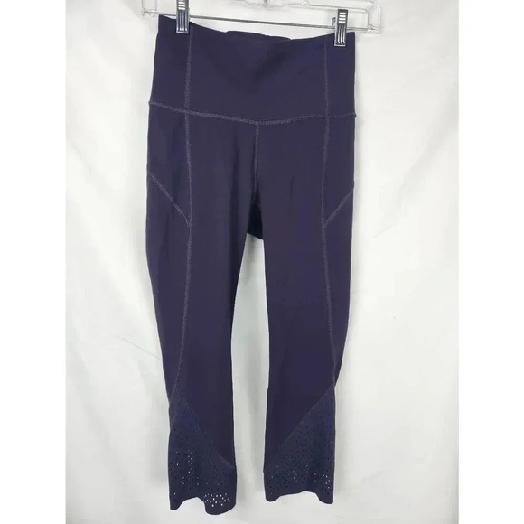 Lululemon Anew Crop Black Size 4. - Picture 1 of 9